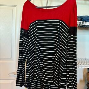 Gorgeous long sleeve 24/7 Maurices top with stripes and lace arm detail! Size XL